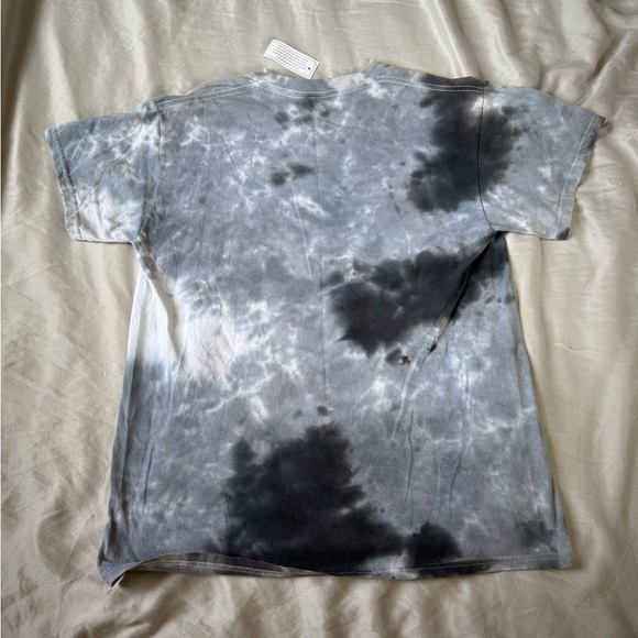 NWT Wonder Woman Gray Tie Dye T-Shirt Size Medium Unisex Graphic Tee - Picture 5 of 5